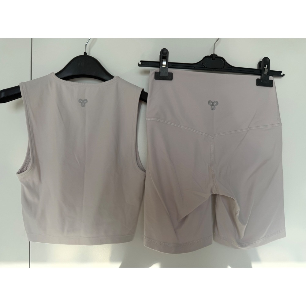 Aritzia TnAction Butter 7" Shorts & Crop Tank Set Pink Size S - Picture 5 of 10